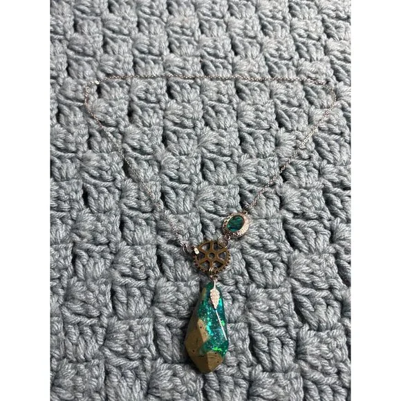 Steampunk Necklace Gear Plastic Pendant Faux Abalone Silvertone 18 inches Long - Picture 2 of 3